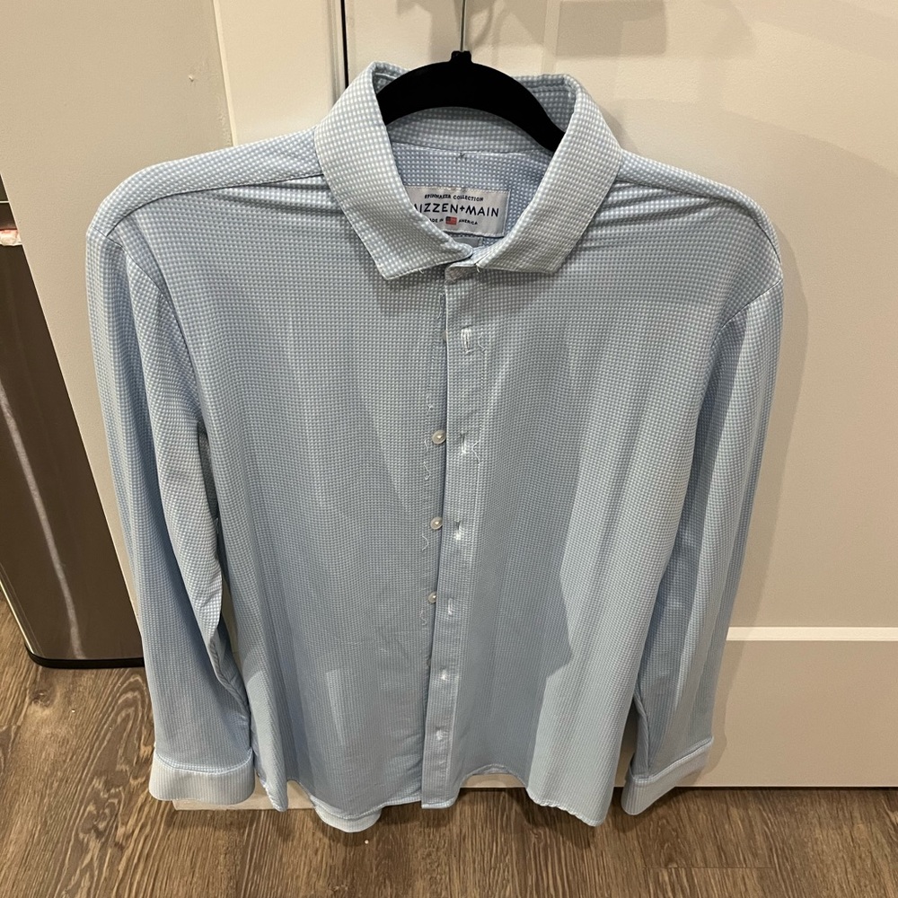 Mizzen and Main Spinnaker Men’s Dress shirt in Size Medium Trim fit blue